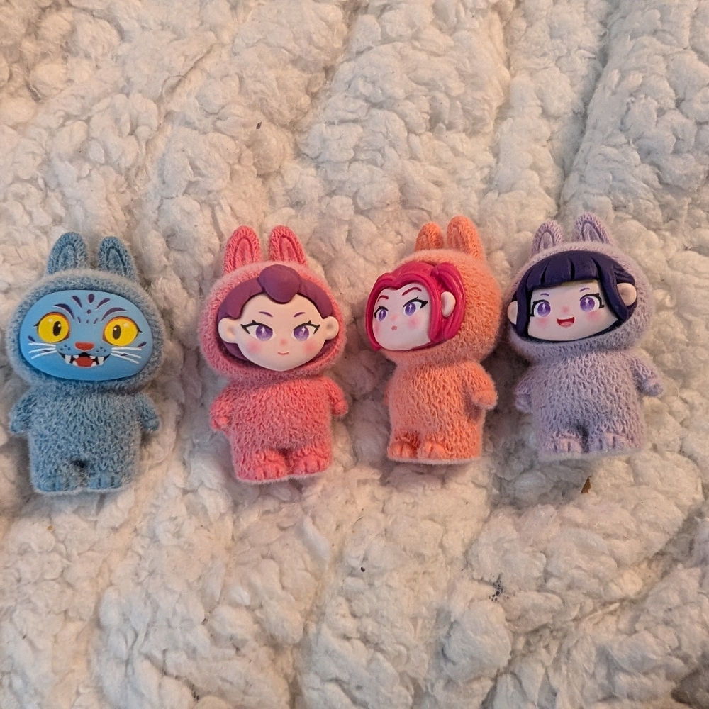 K-pop Demon Hunters Fuzzy Monster Set